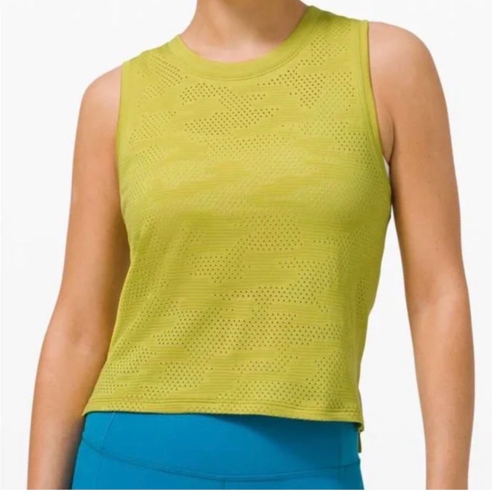 Lululemon Train to Be Tank in Camo | Size 4